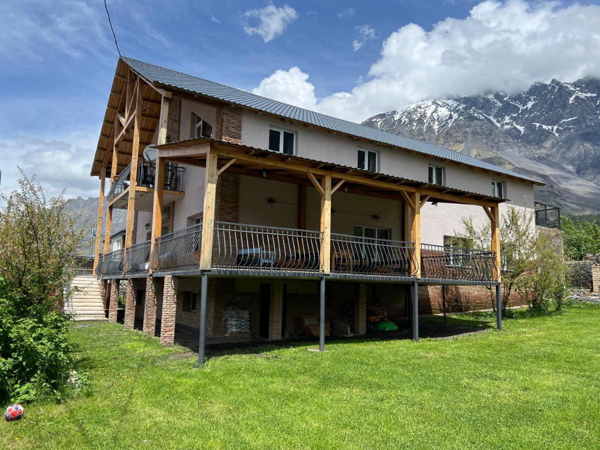 Guest House 15 Kazbegi Exterior foto