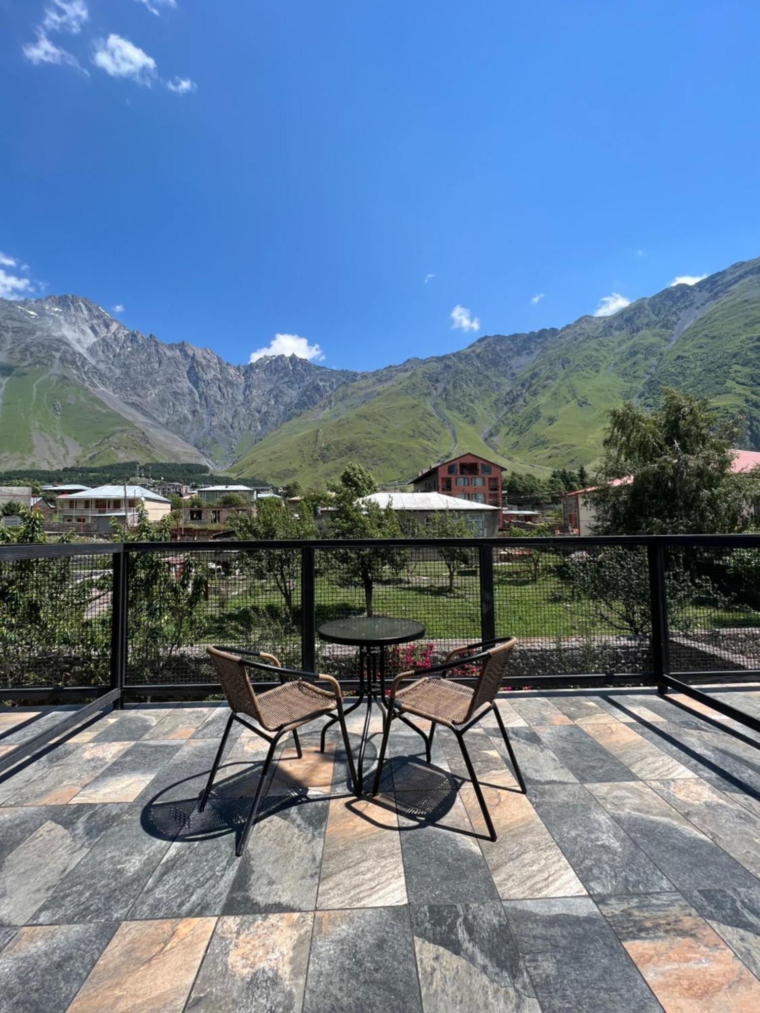 Guest House 15 Kazbegi Exterior foto