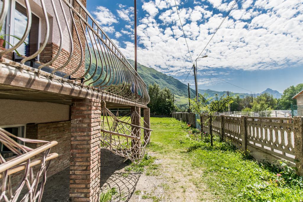 Guest House 15 Kazbegi Exterior foto